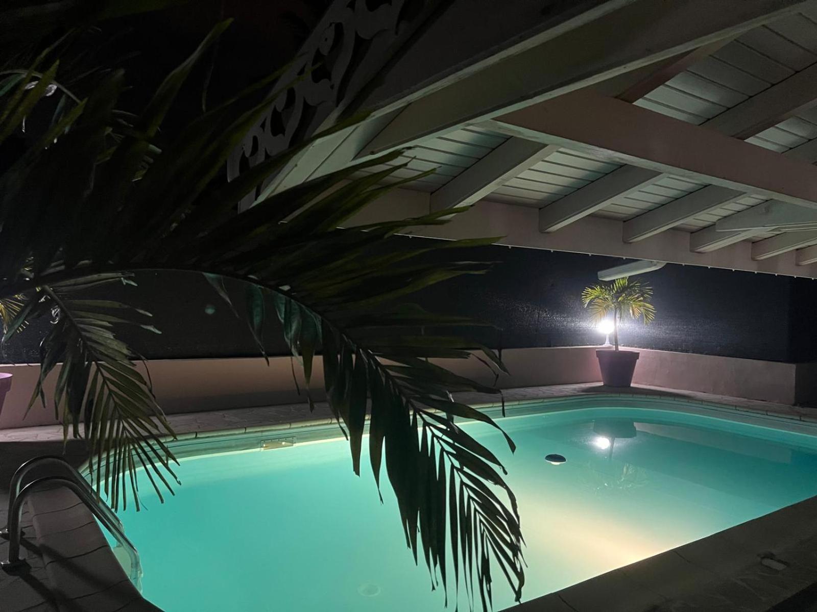 Villa La Mussanda Avec Piscine Baie-Mahault
