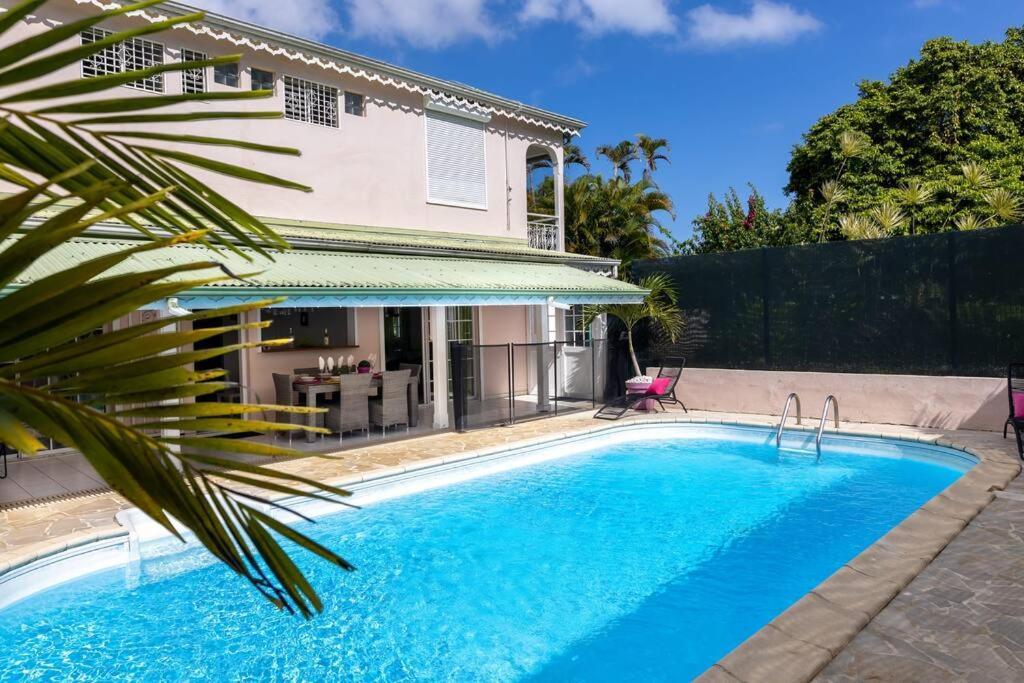 Villa La Mussanda Avec Piscine Baie-Mahault